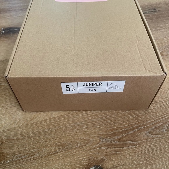 NIB Journee Collection Juniper Tan Heeled Sandals - Picture 3 of 12